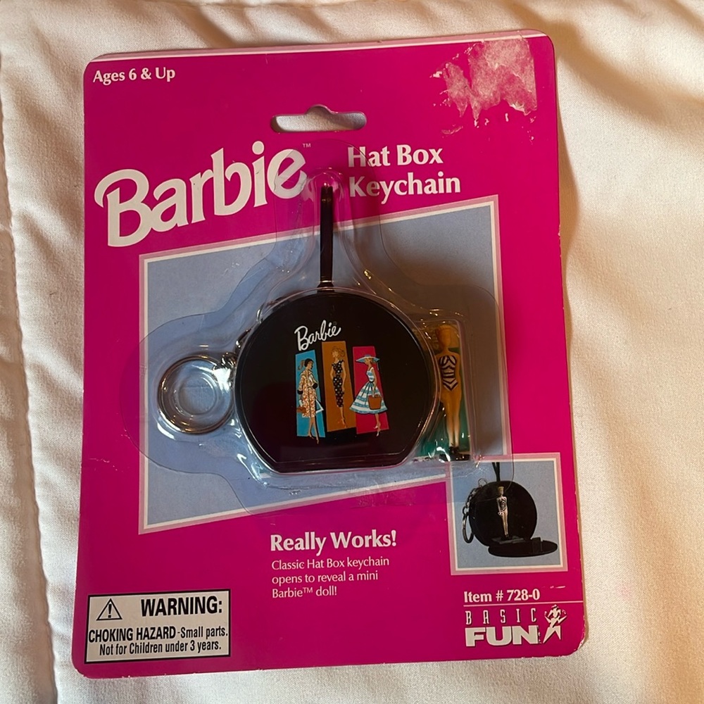 COPY NEW 1999 vintage Barbie collectible Hat Box keychain BARBIE toy mini Barbie